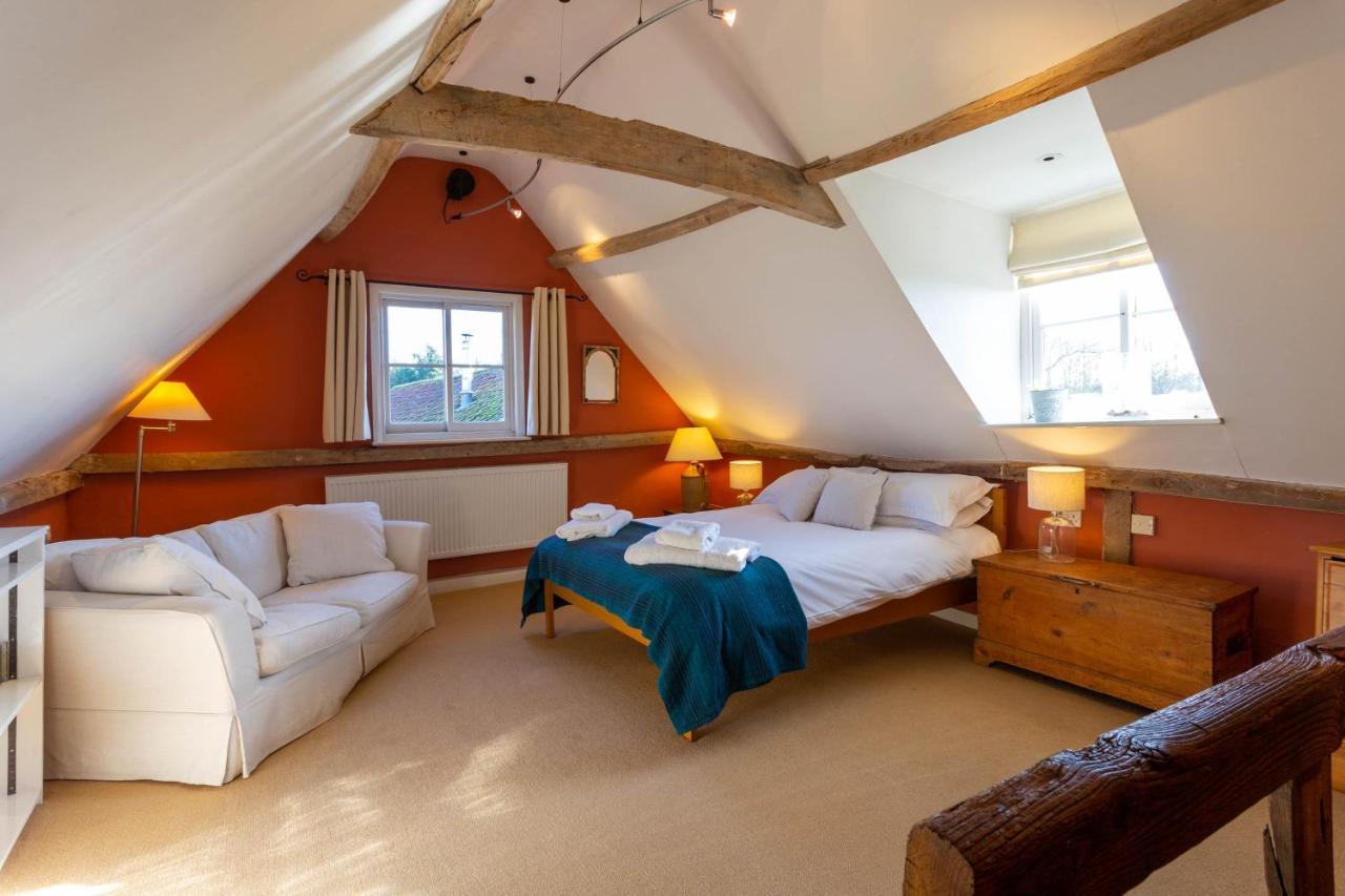 Holiday home Pounce Hall -stunning Historic In Rural Essex *